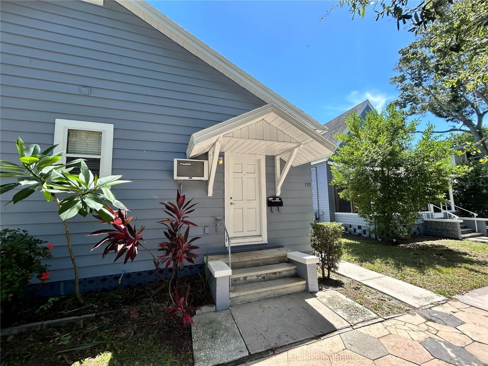 739 DARTMOOR Street N – photo 1