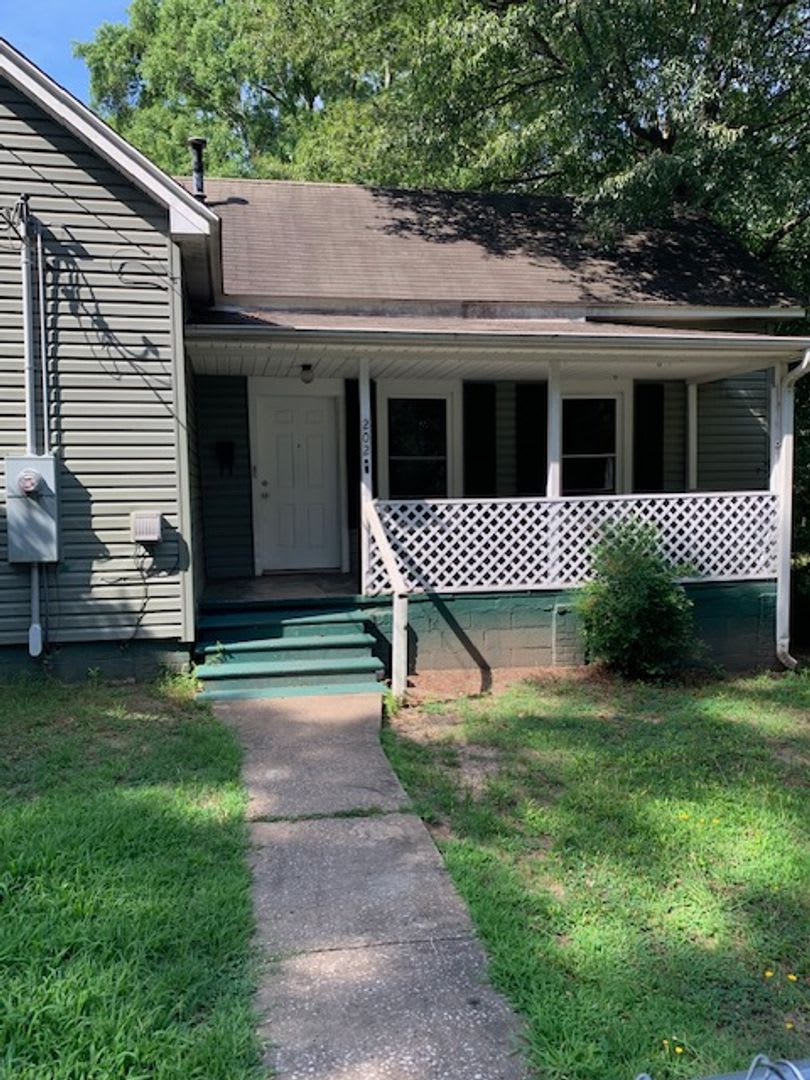 202 Magnolia St – photo 1 of 27