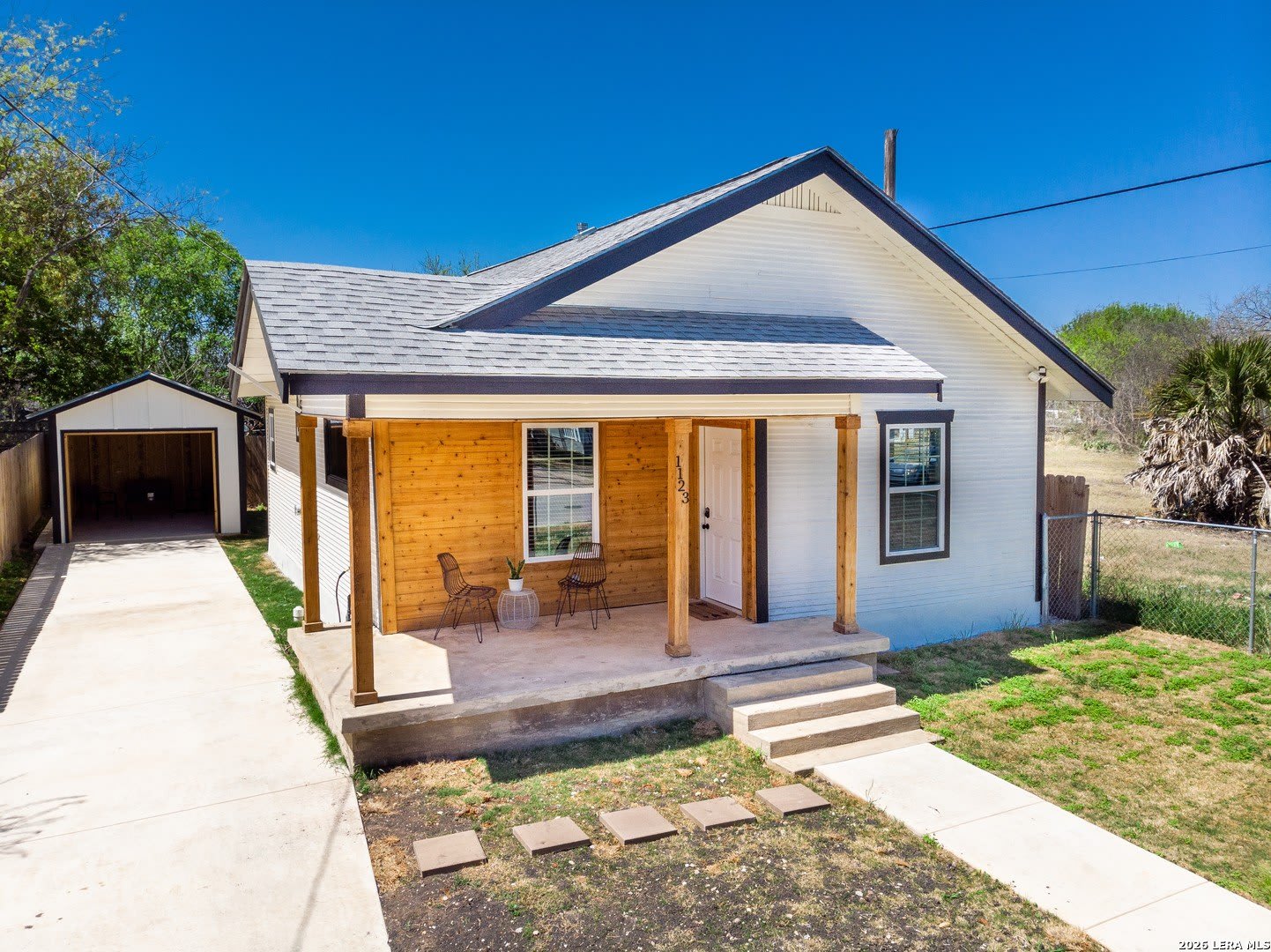 1123 S Olive – photo 1
