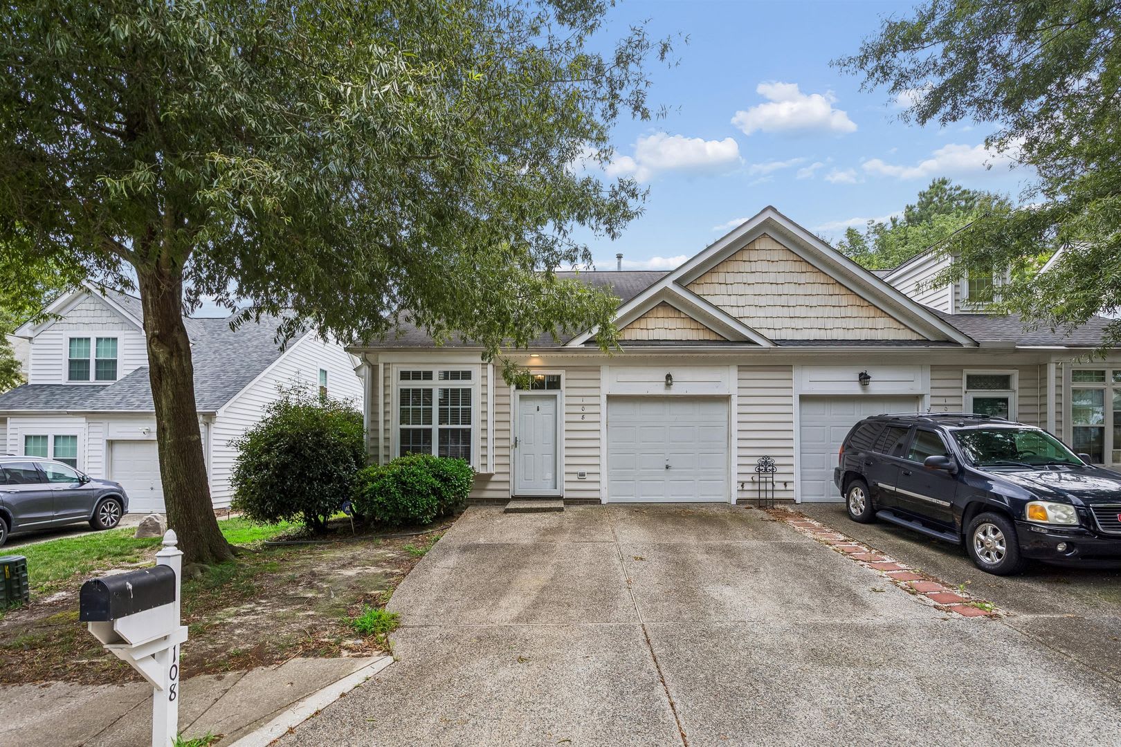 3 BR 3 BA Townhouse – photo 1