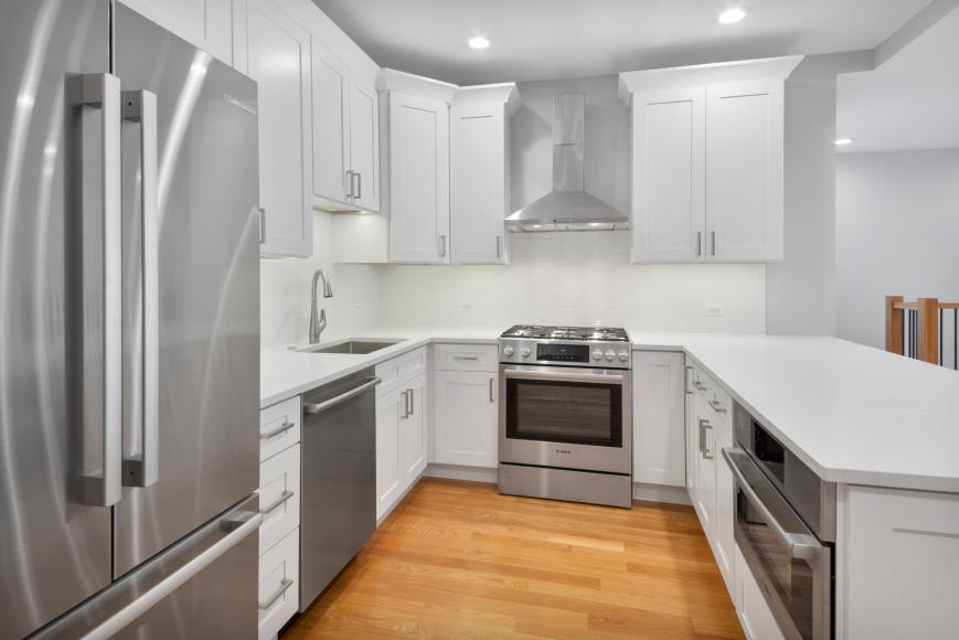 4626 Ashland – photo 1
