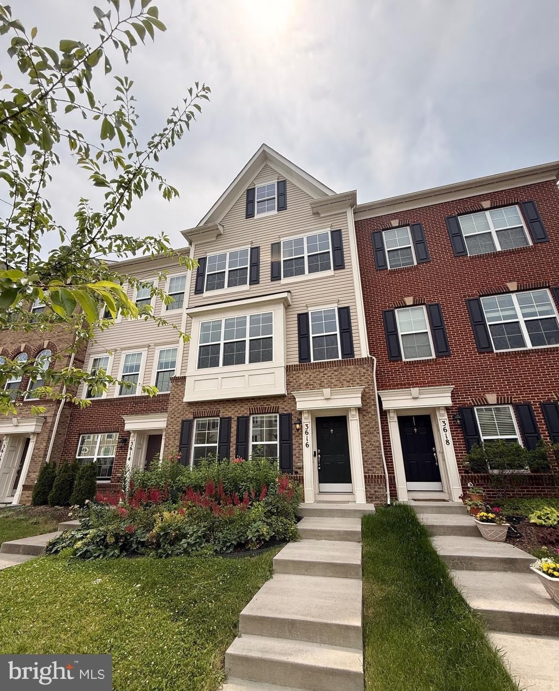 3616 SUMMER HOUSE Street – photo 1 of 16