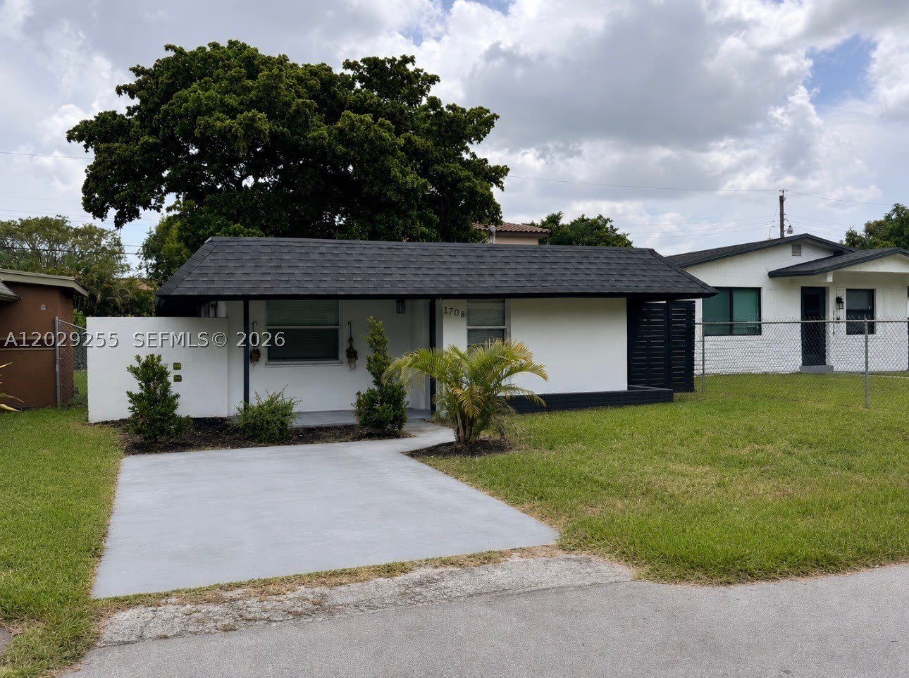 1708 NW 7th St – photo 1