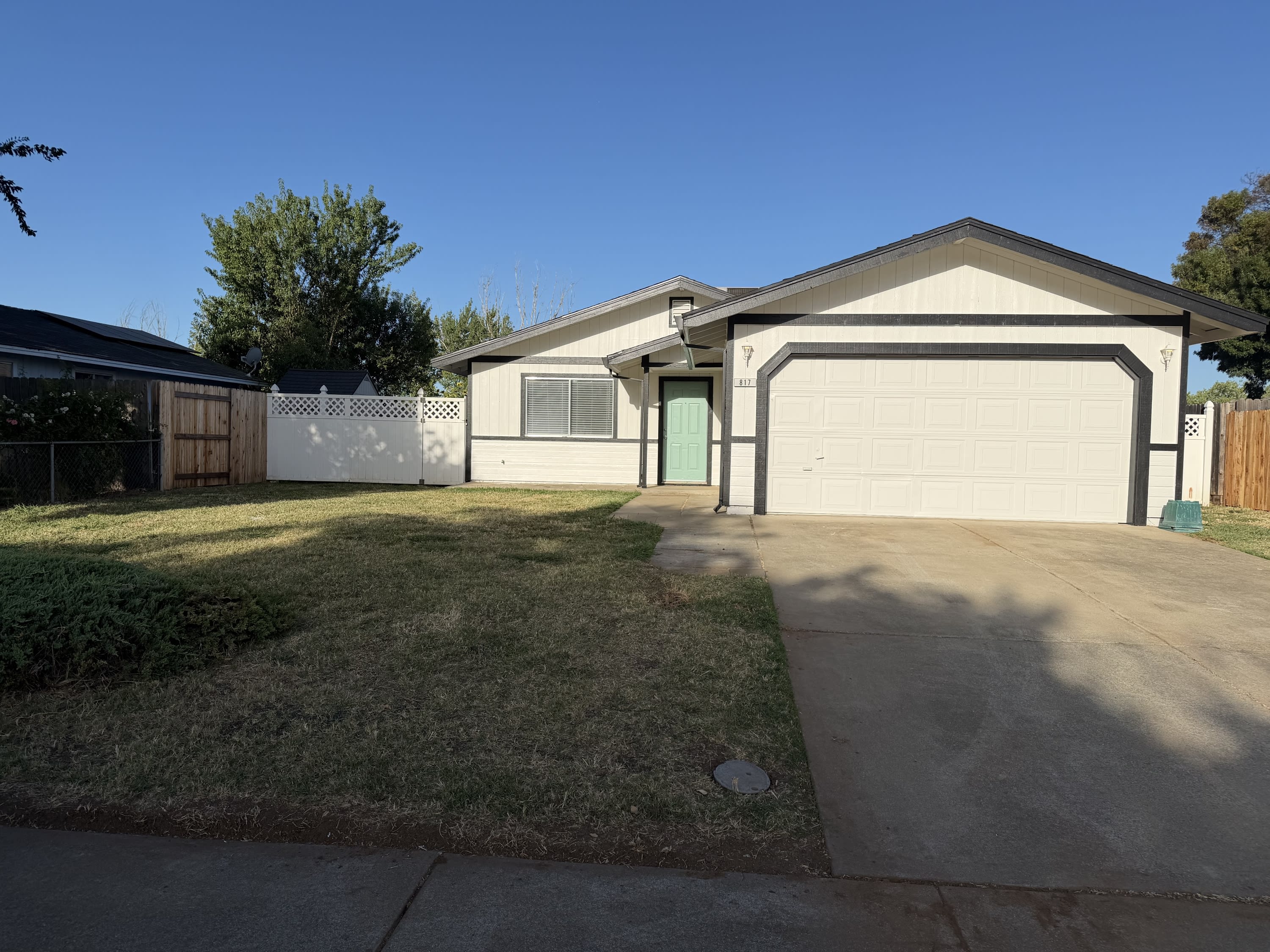 817 Redwood Avenue – photo 1 of 12