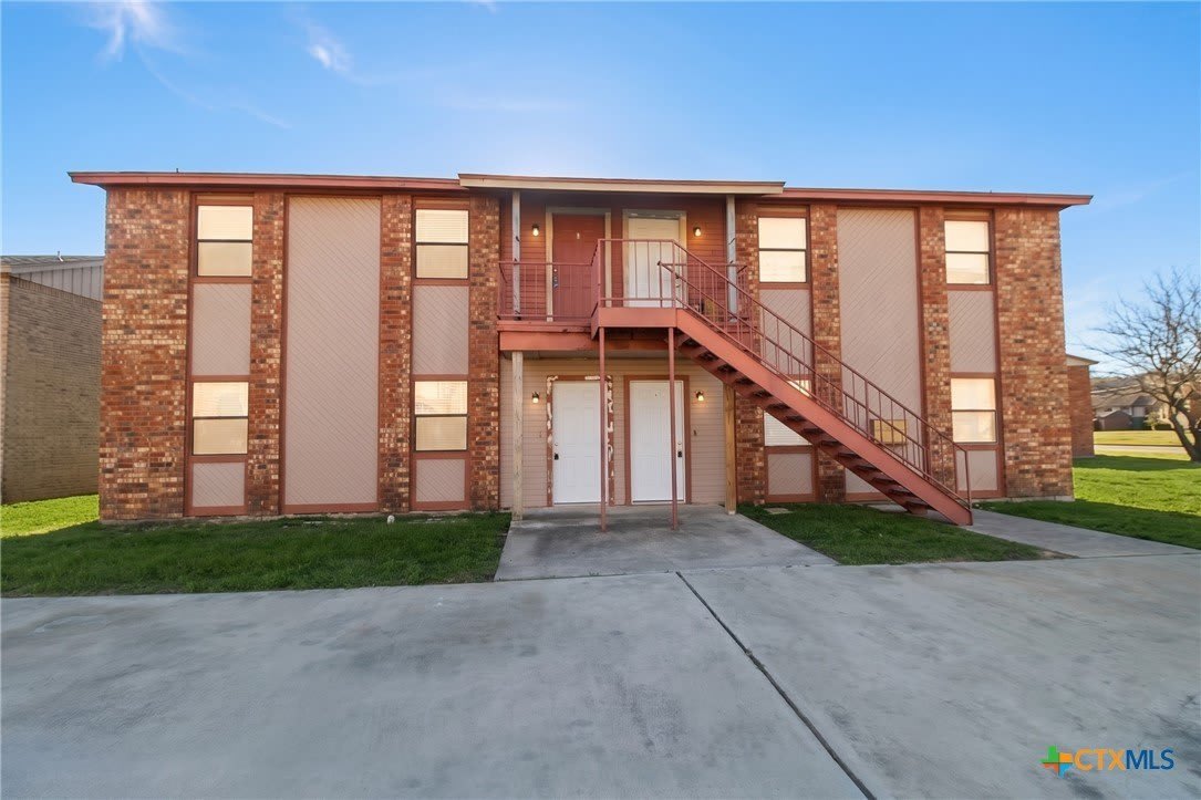 304 Erby Avenue – photo 1 of 94