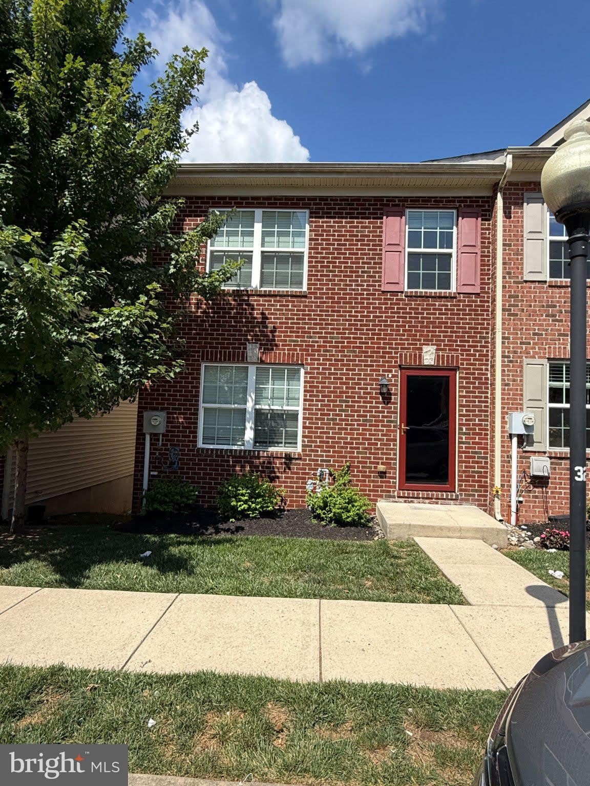 135 S CHARLOTTE Street – photo 1