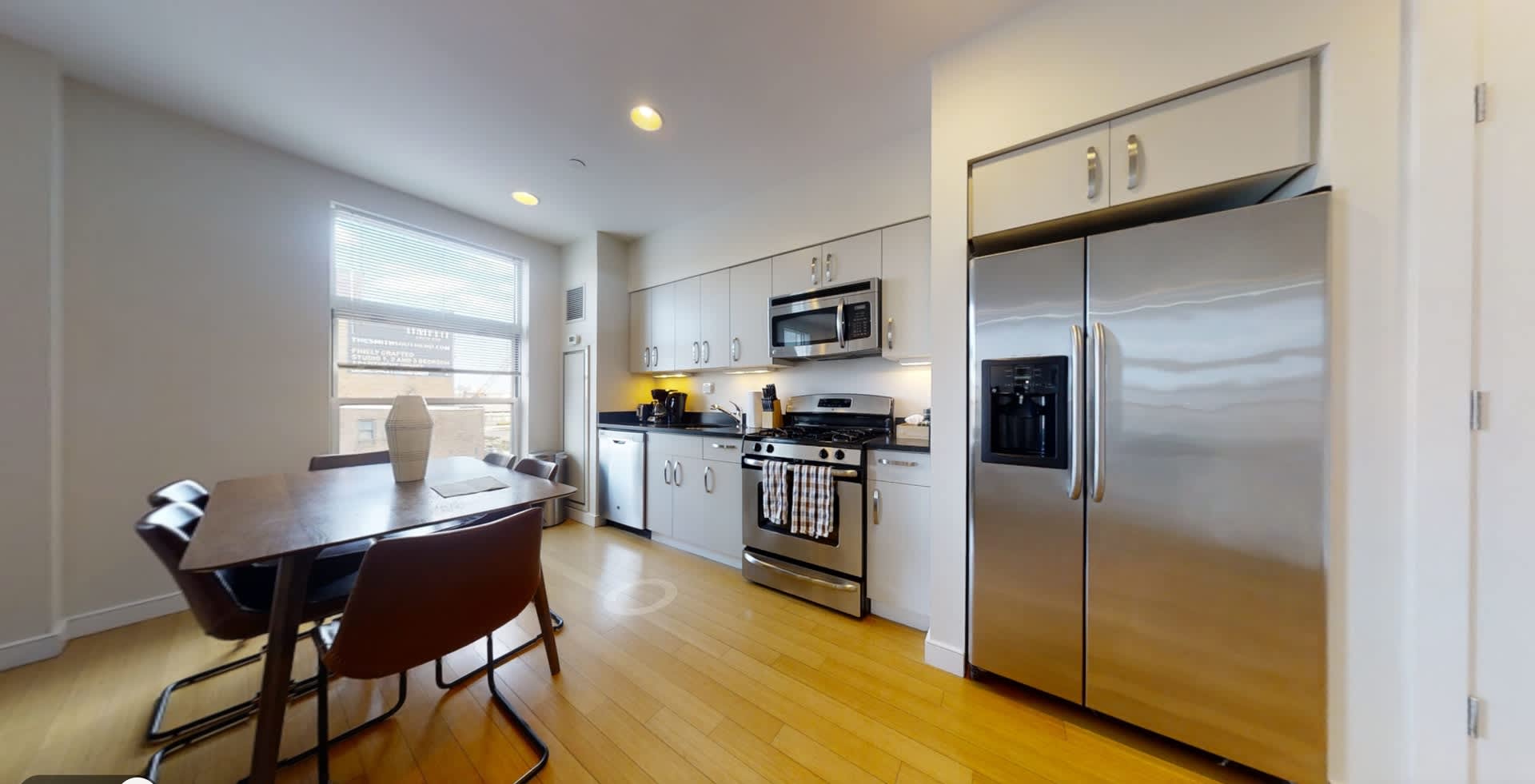 Bright Renovated 1 Bed In The South End – photo 1
