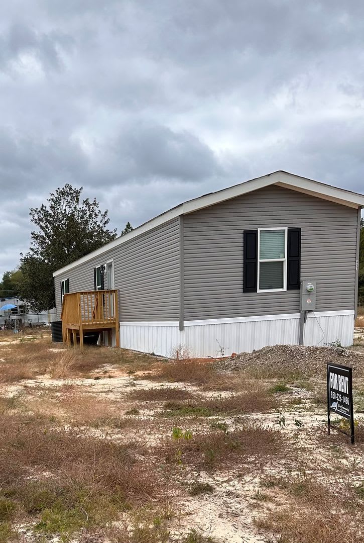Luxury -3 Bedroom / 2 Bath Mobile Home – photo 1 of 9