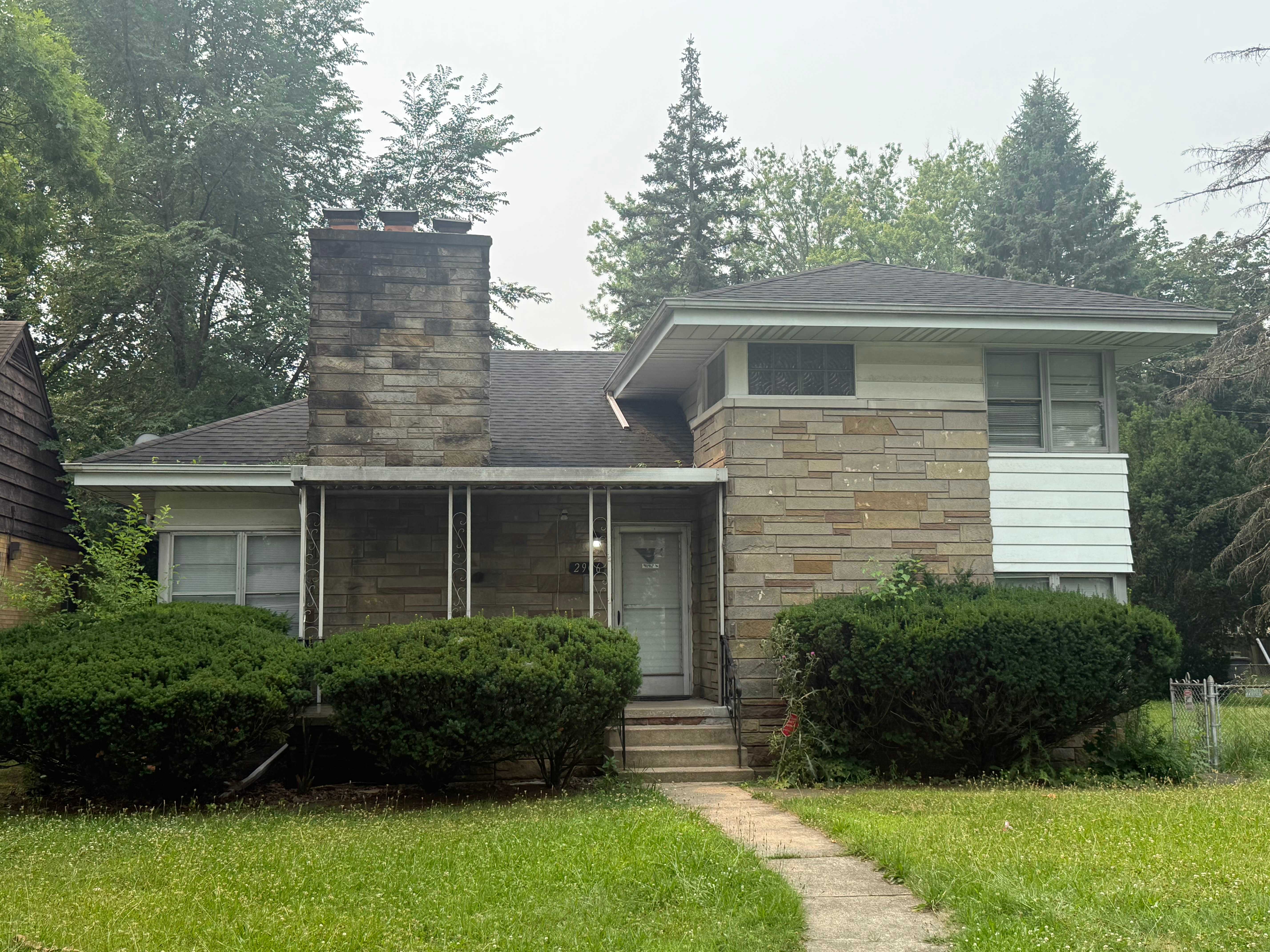 2906 Lincoln Way W – photo 1 of 160