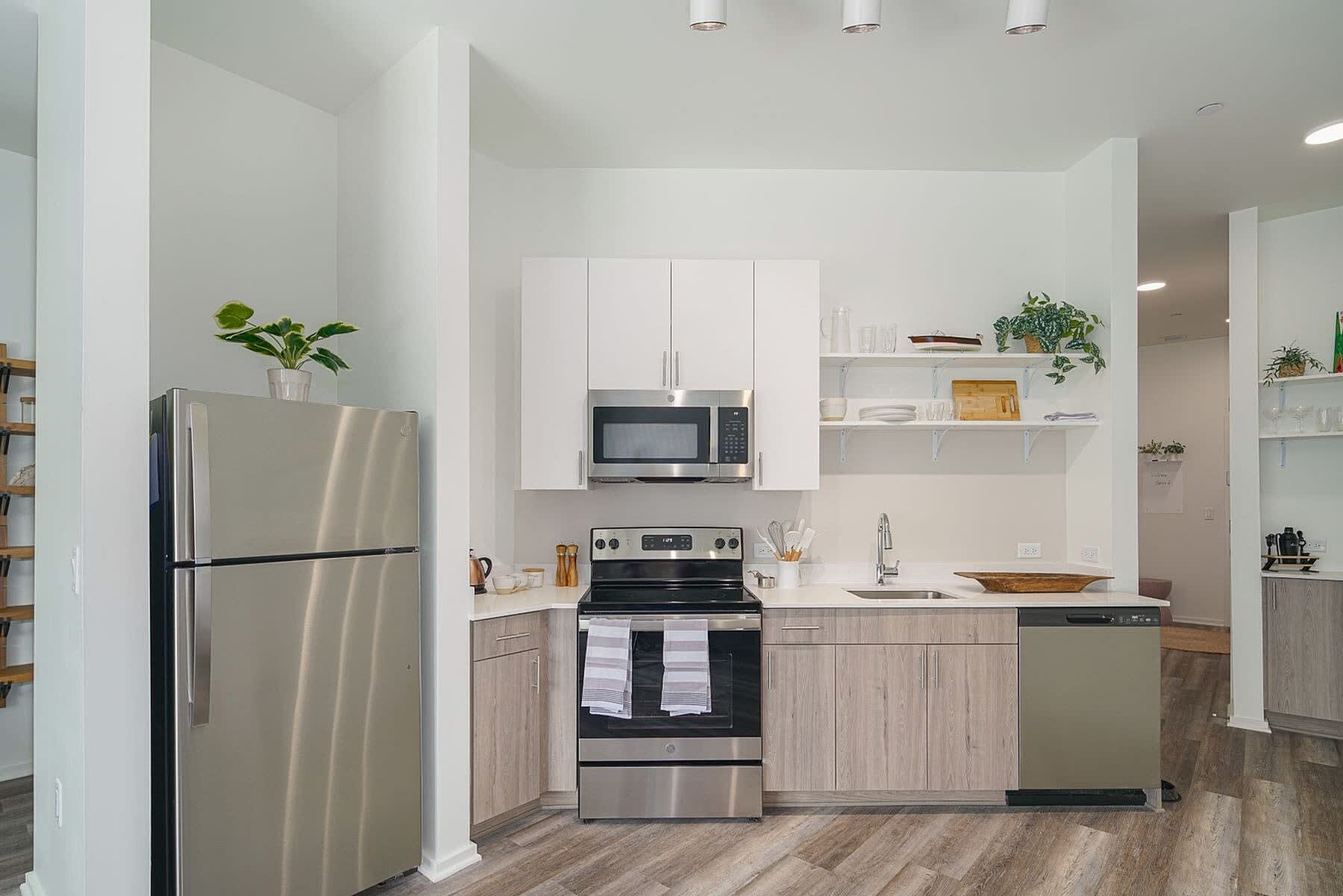 River House Apartments – photo 1