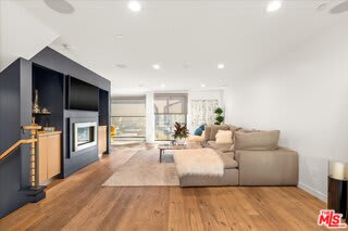 310 West Washington Boulevard – photo 1