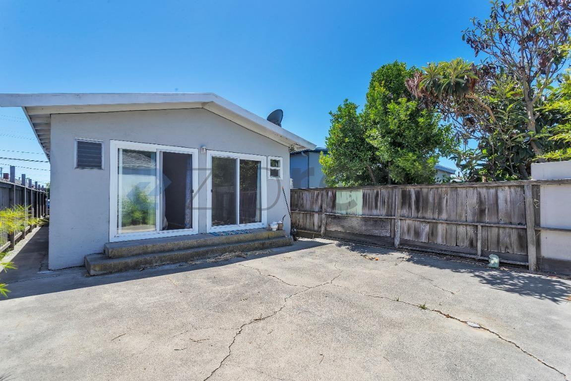 2121 Esmond Ave – photo 1 of 11