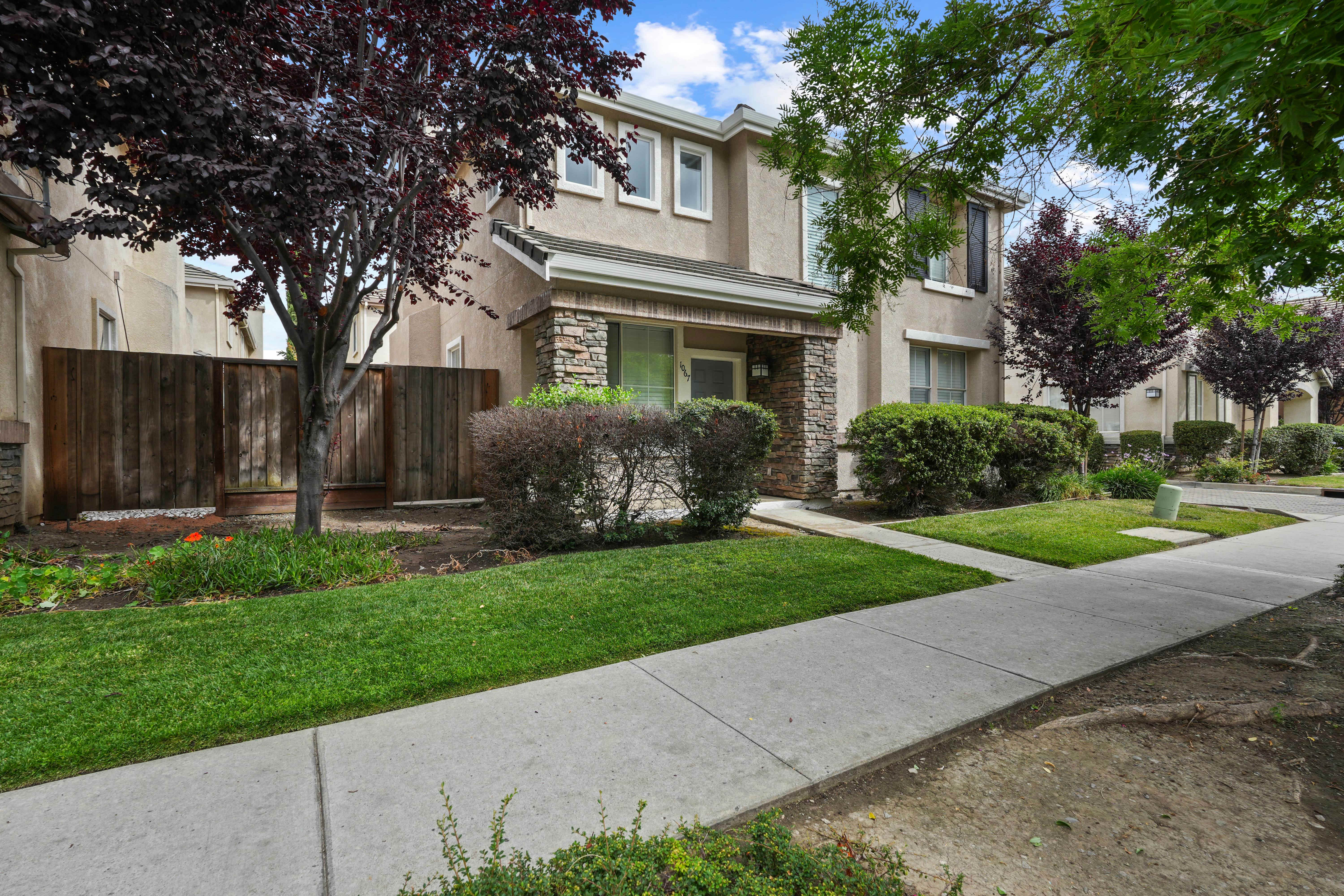 1067 Mckay Dr – photo 1