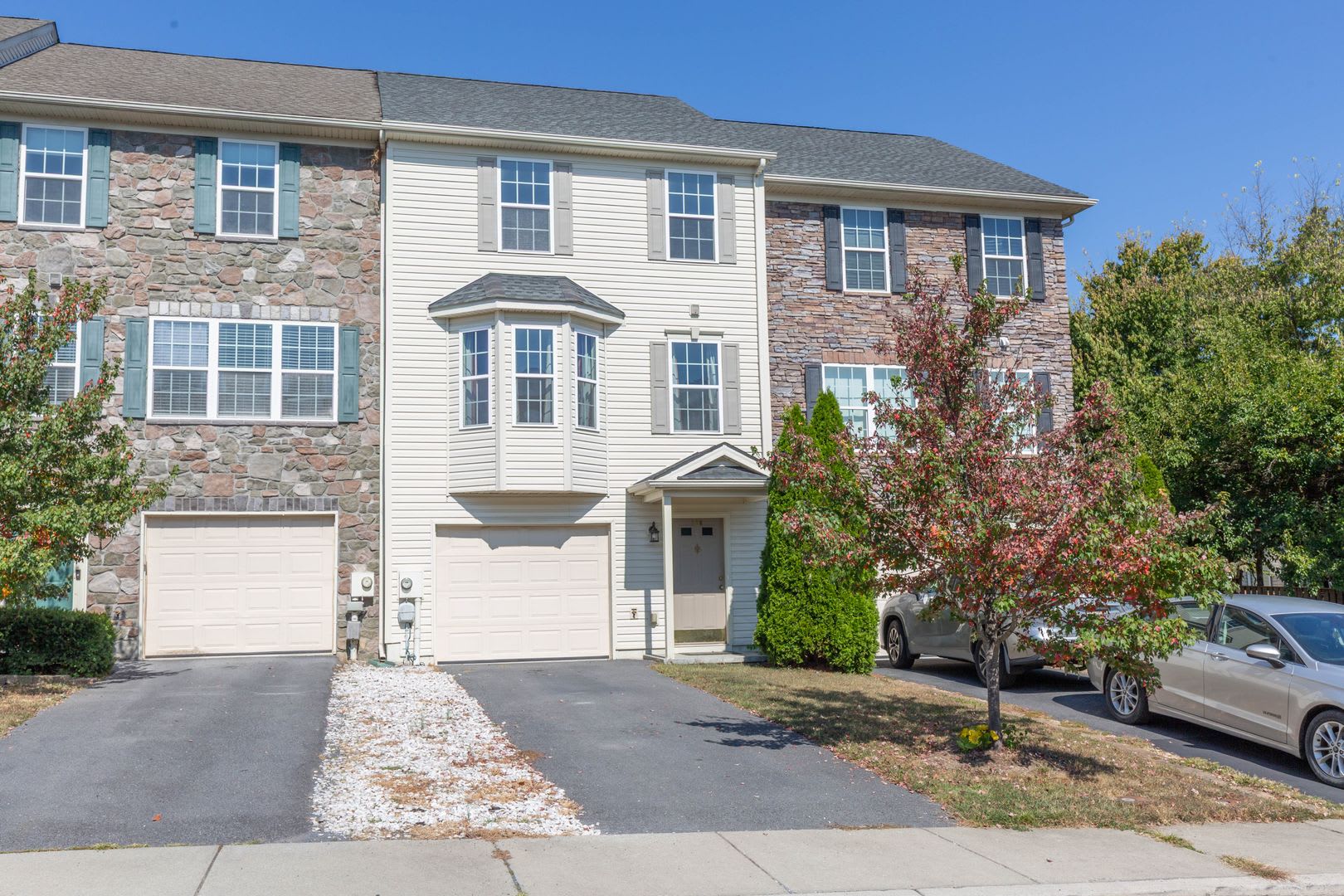 3 Bed, 2 Full/2 Half Bath, Townhome in Martinsburg, WV – photo 1