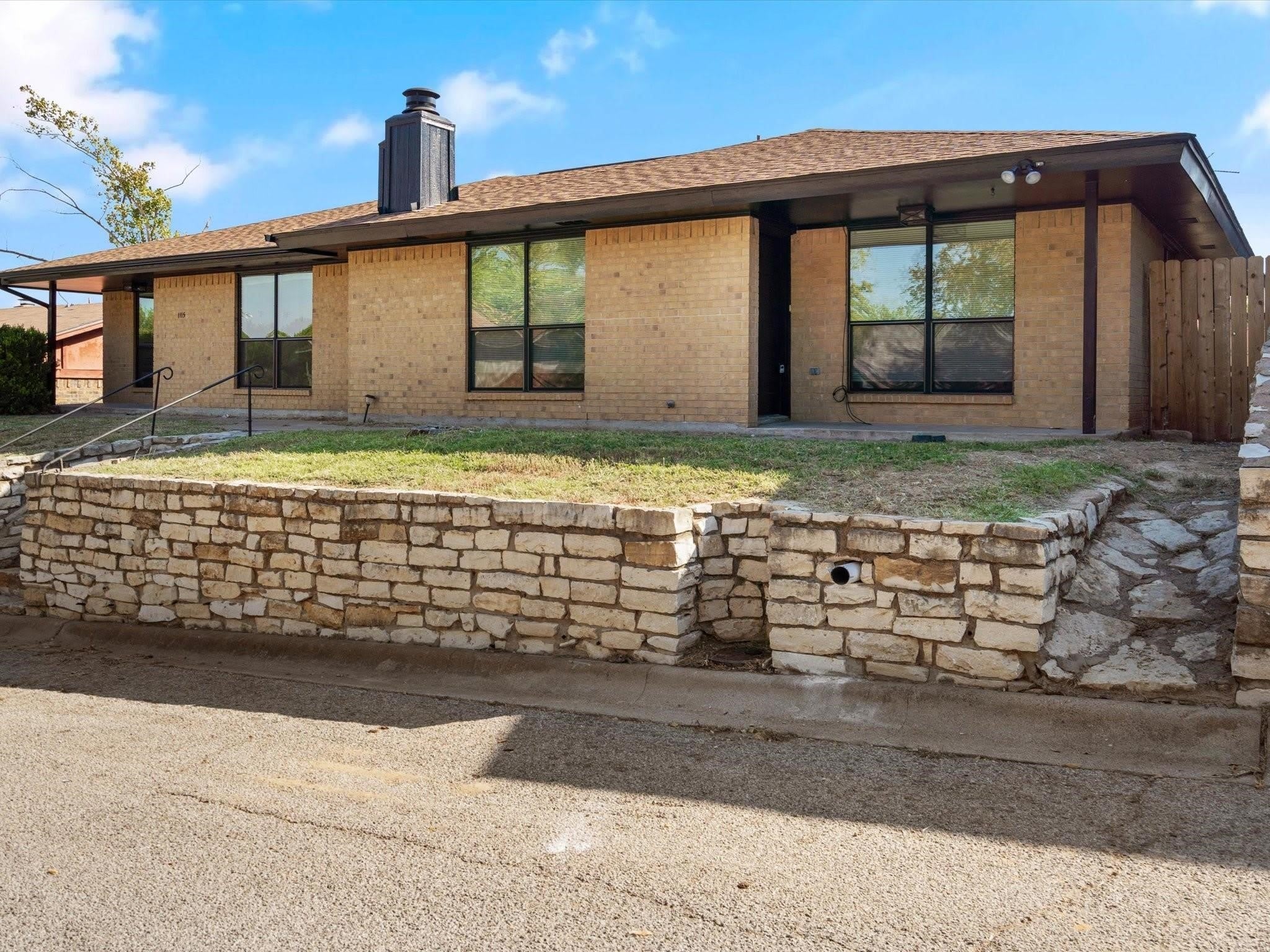 1117 S Rusk Street – photo 1