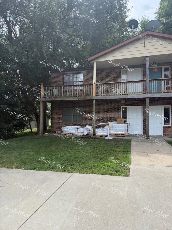 107 West Nichols Street – photo 1 of 11
