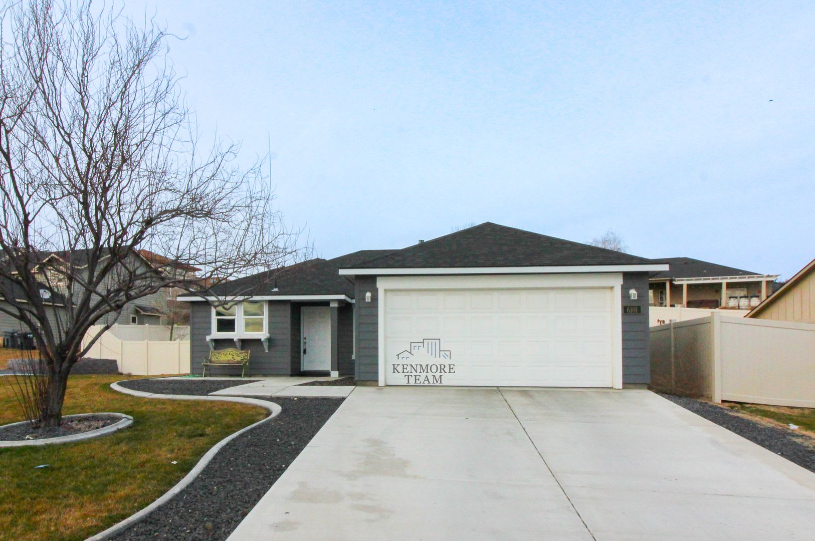3 Bedroom, 2 Bath Home in Pasco – photo 1