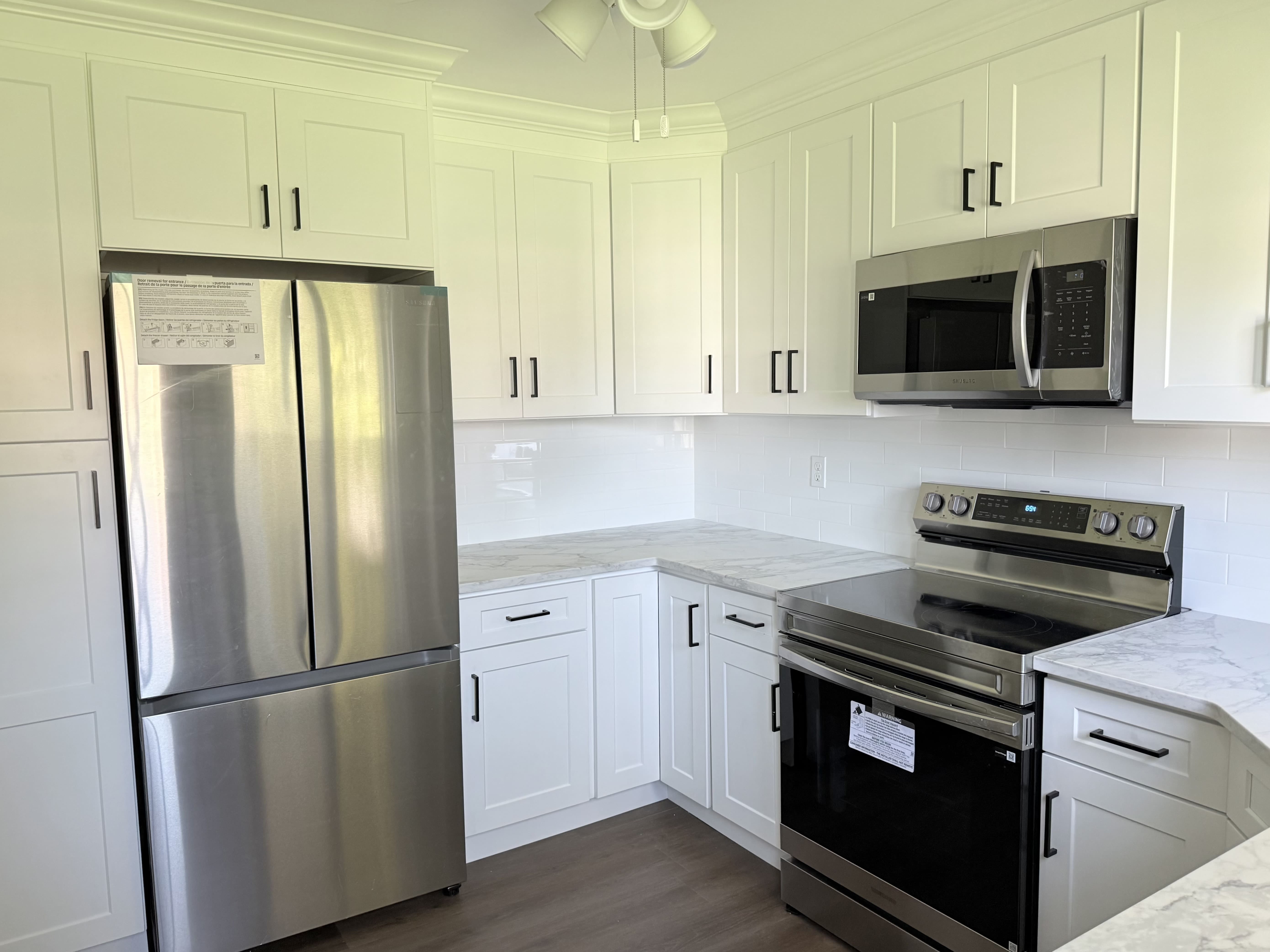 123 E 10th St – photo 1 of 17