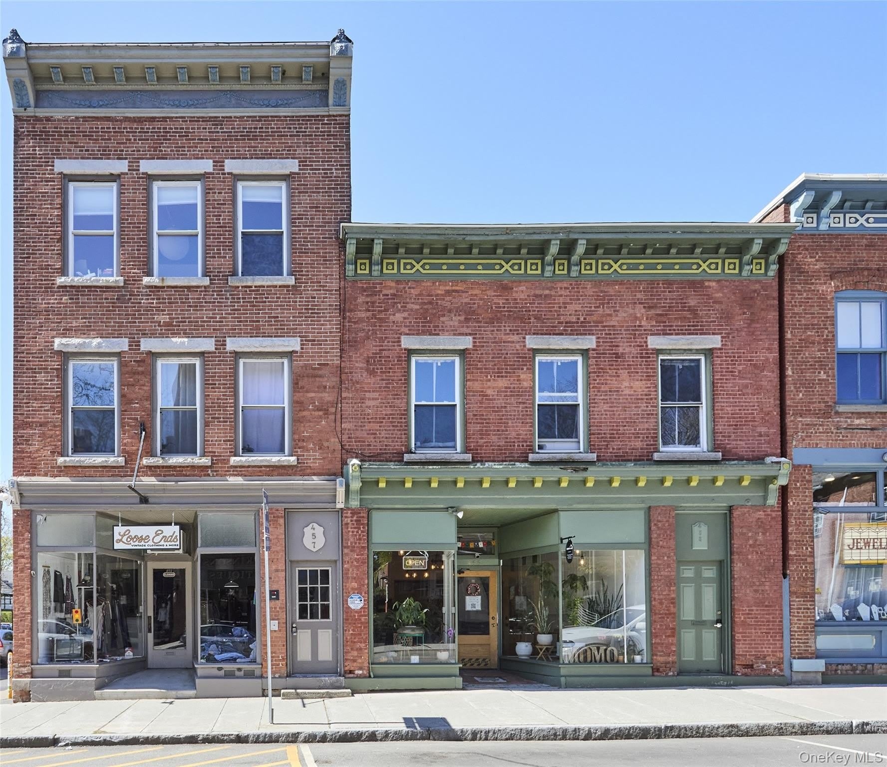457 Main St – photo 1 of 9