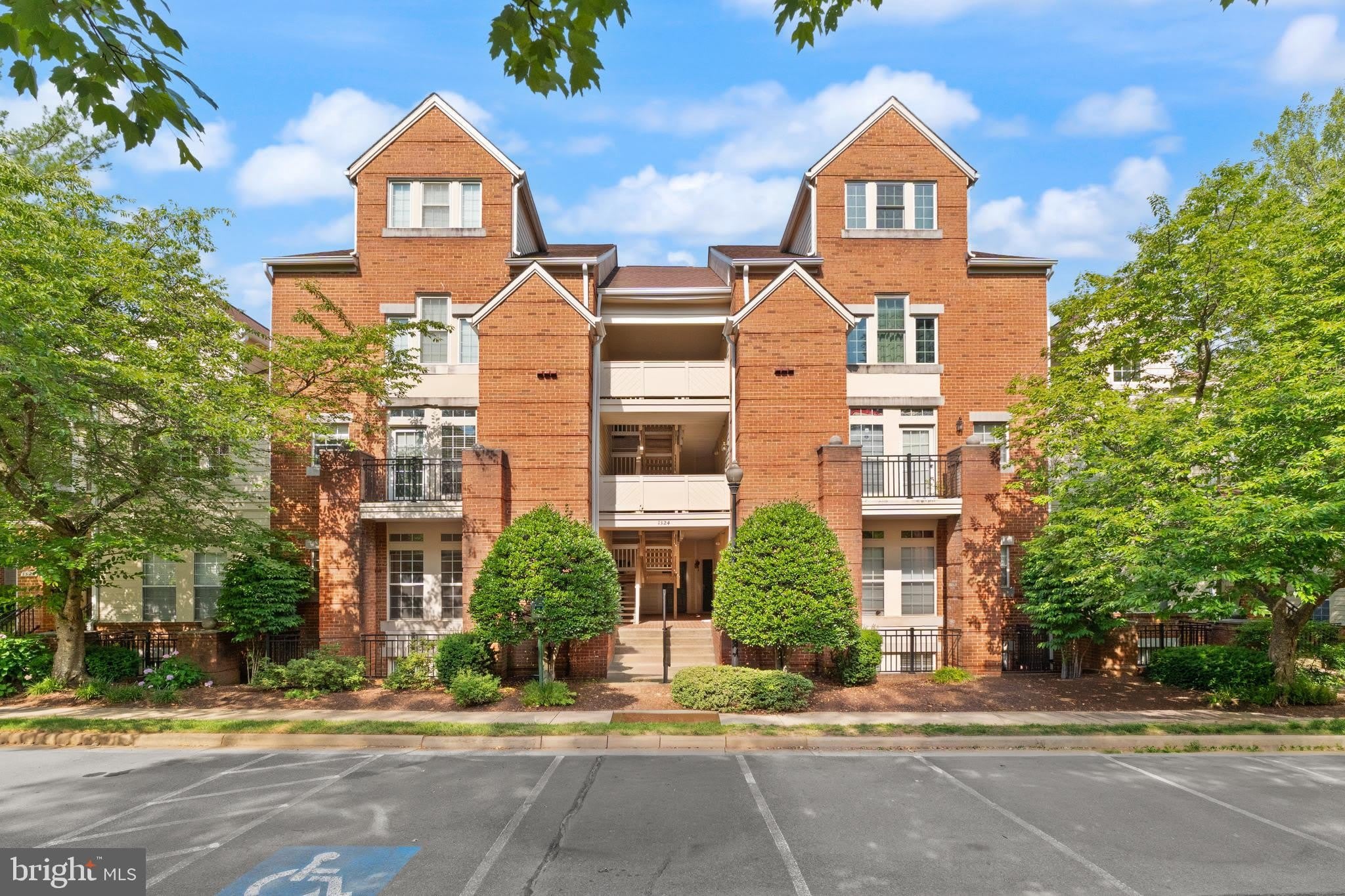 1324 GARDEN WALL Circle – photo 1