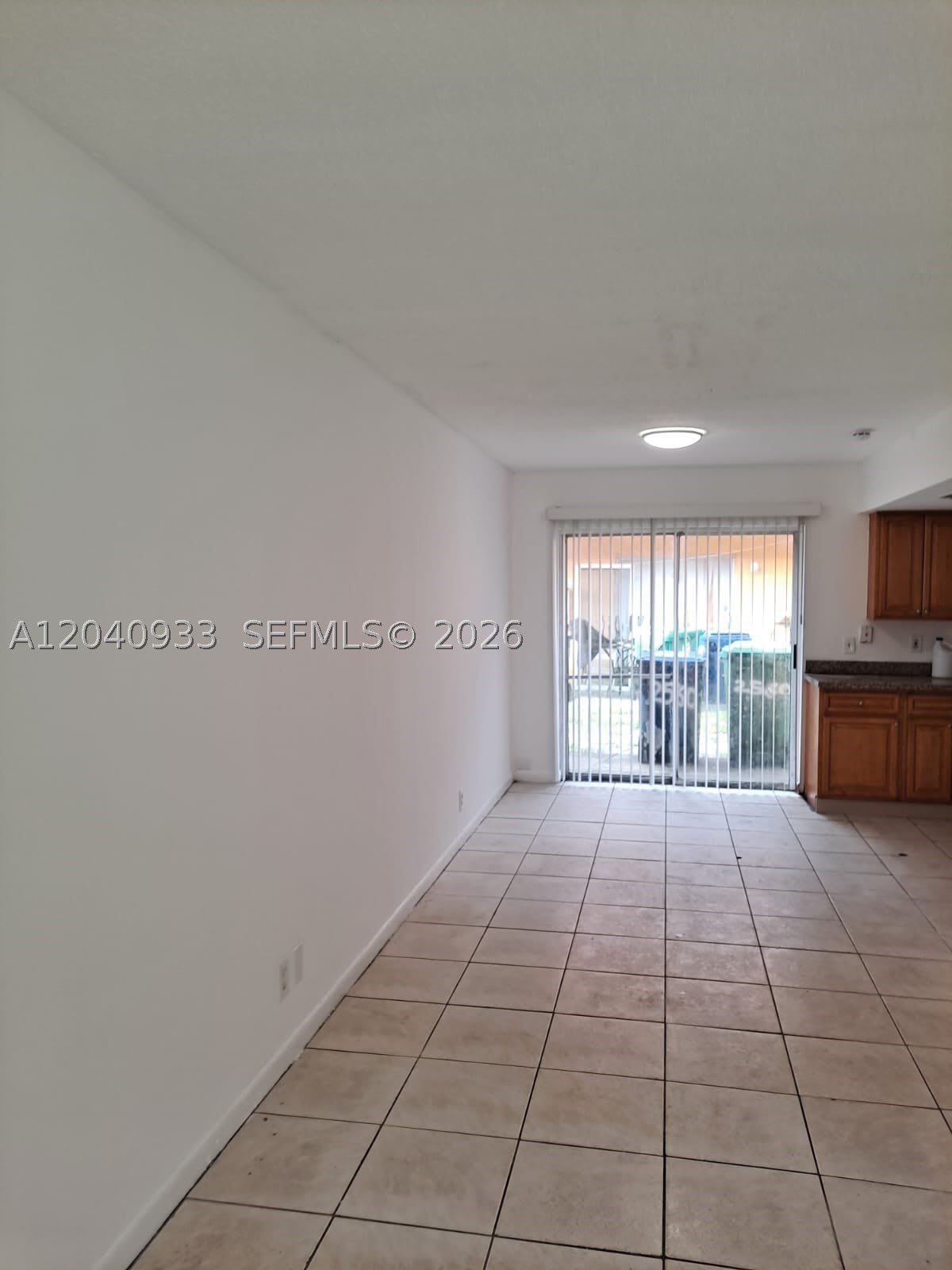 2560 NW 52nd Ave – photo 1