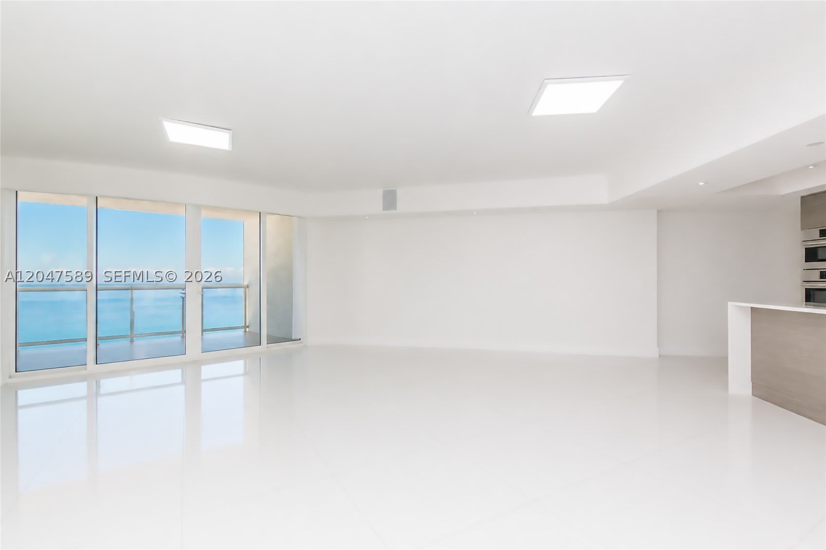 17201 Collins Ave – photo 1