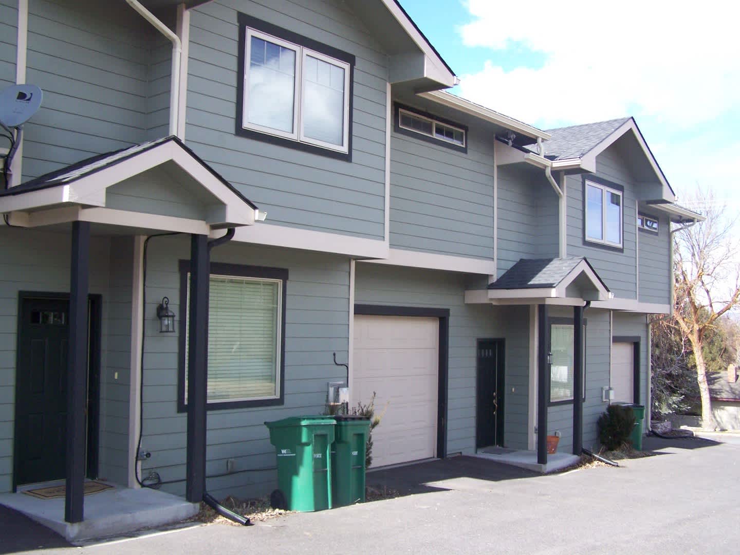 812 W Oregon Ave – photo 1