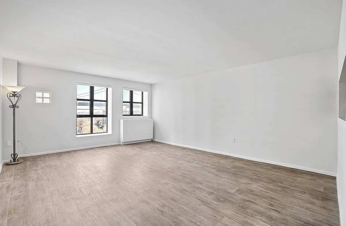 2554 12th St Apt 4C – photo 1