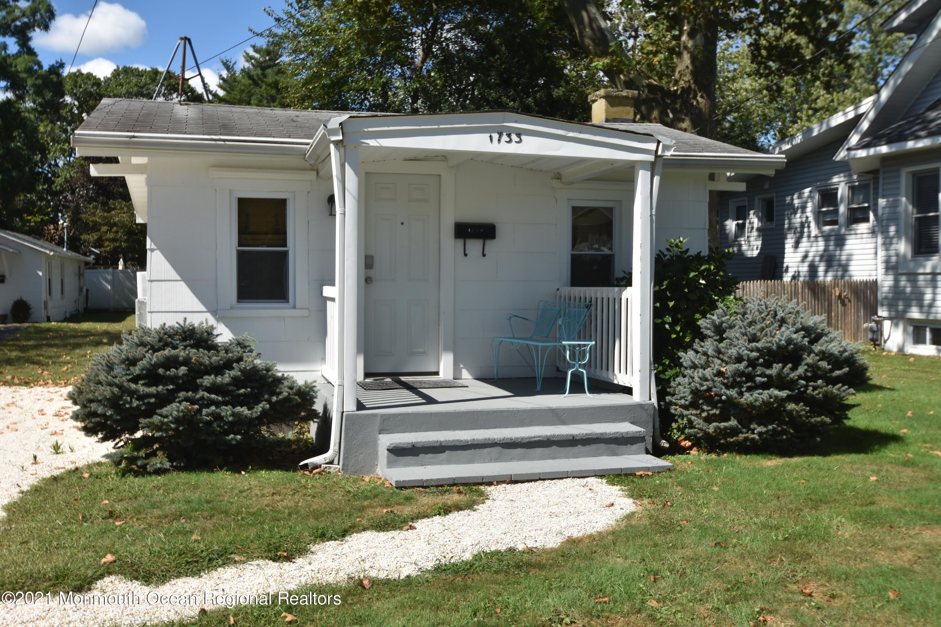 1733 J Street – photo 1 of 6