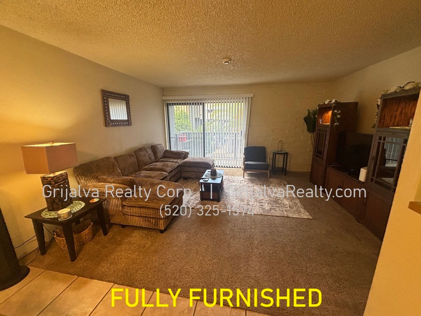 Furnished 2 Bedroom Condo With Community Pool Close To The Uofa Speedway Euclid – photo 1