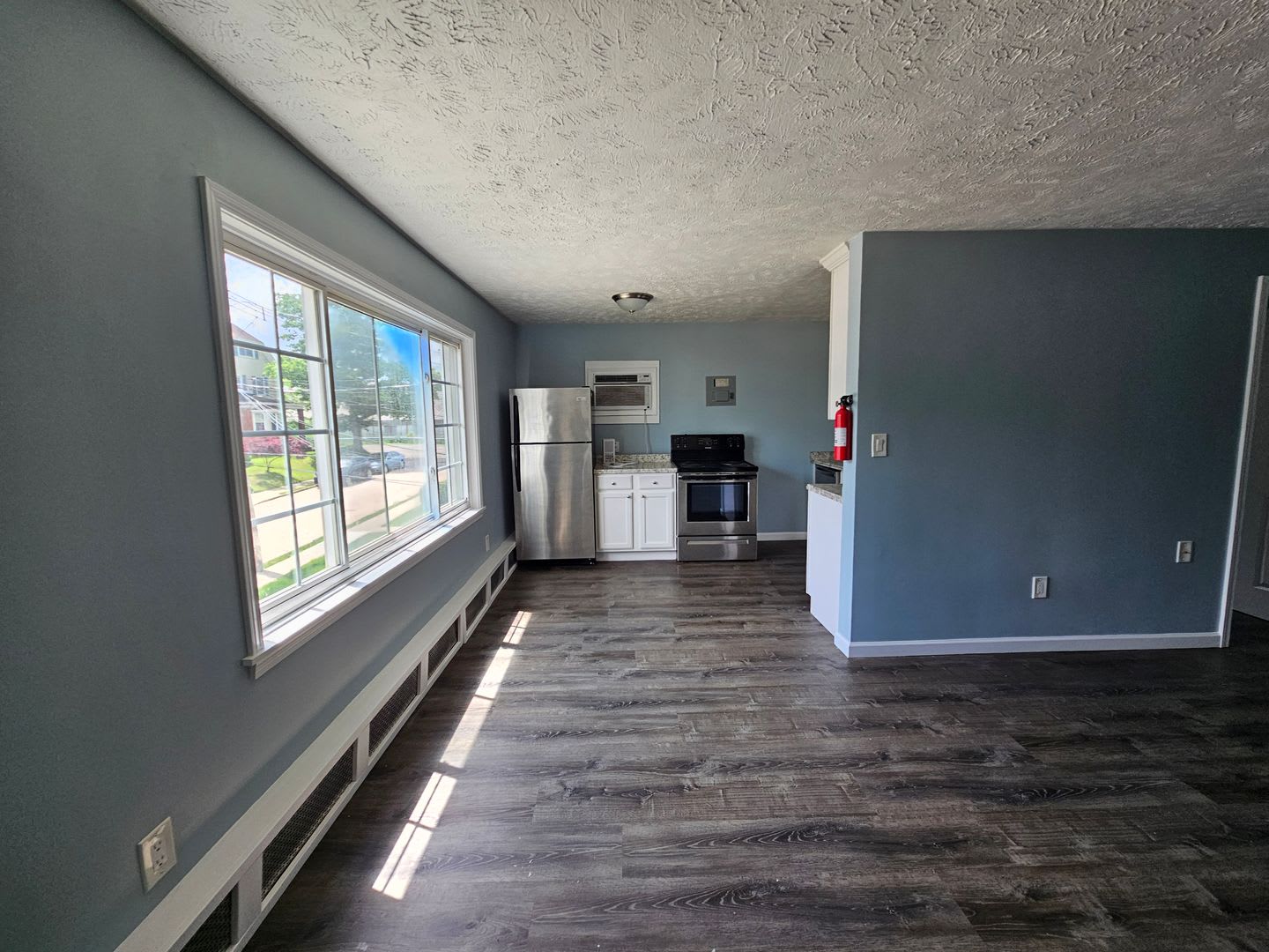 2 Bedroom 1 Bathroom Apartment For Rent In Bellevue – photo 1 of 9