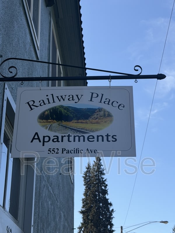552 Pacific Ave – photo 1 of 14