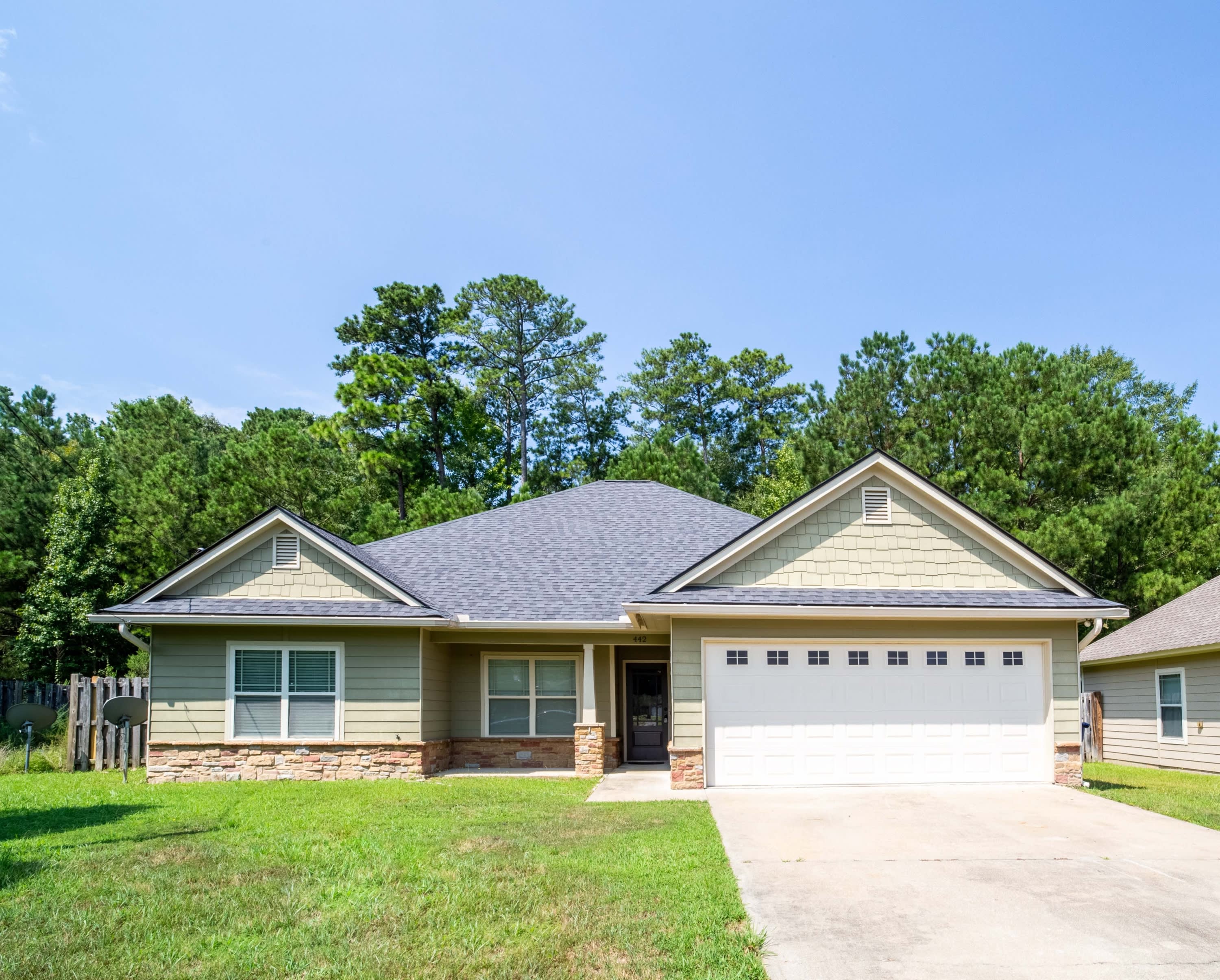 442 Lee Road 2170 – photo 1 of 14