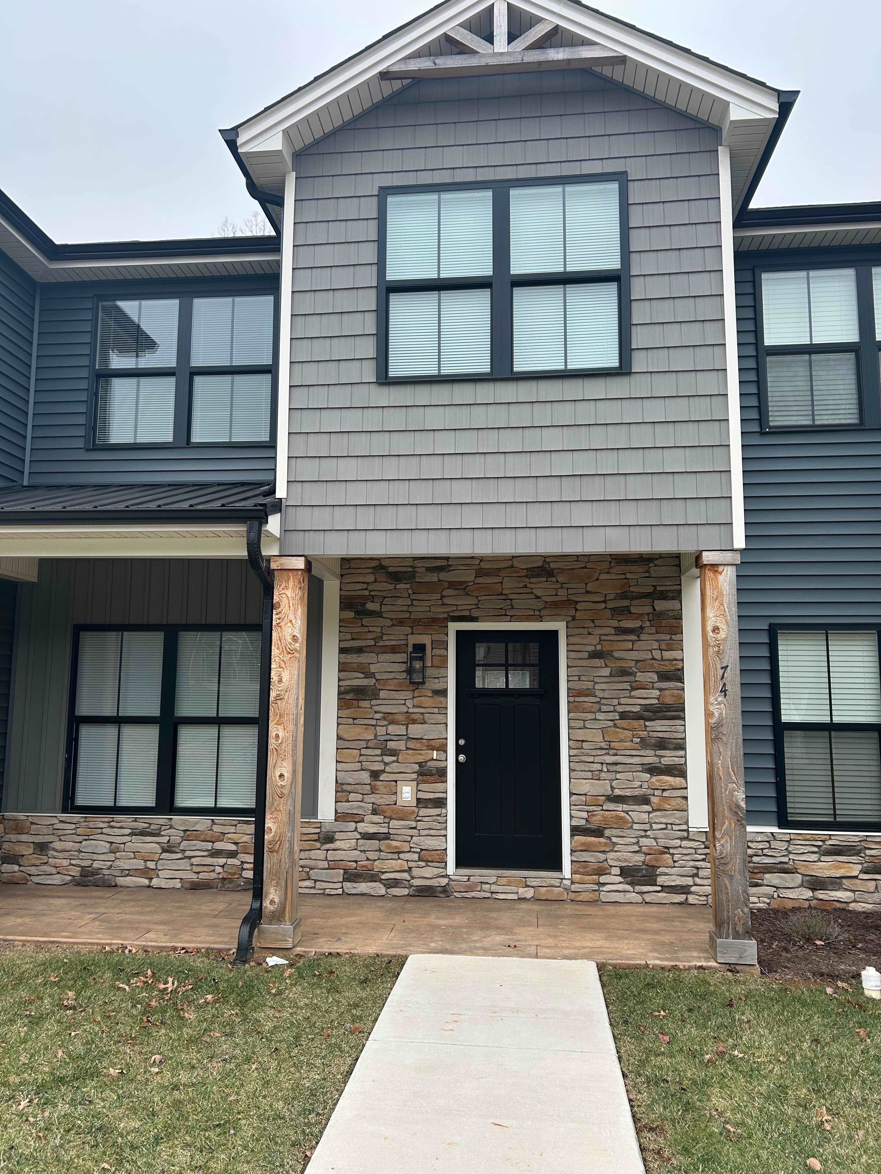 21 Villa Ct – photo 1 of 10