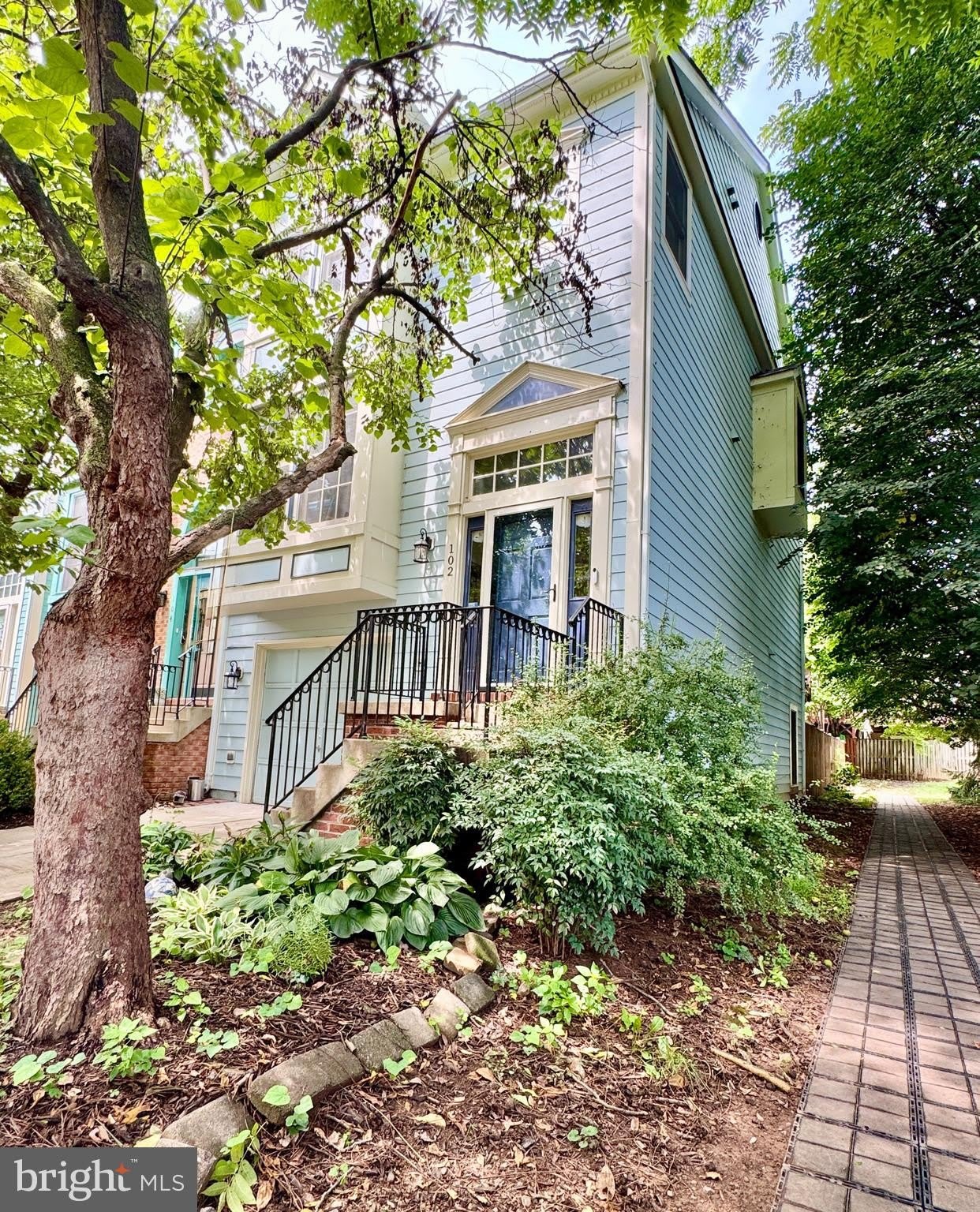 102 MAXIMILLIAN Court SW – photo 1
