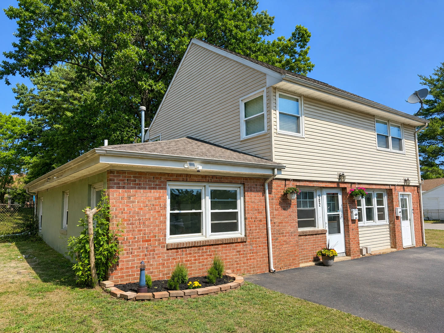 102 Spruce St – photo 1 of 21