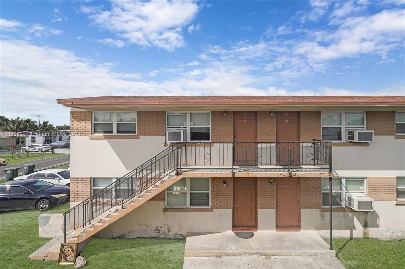 628 SW 4th Street – photo 1 of 12