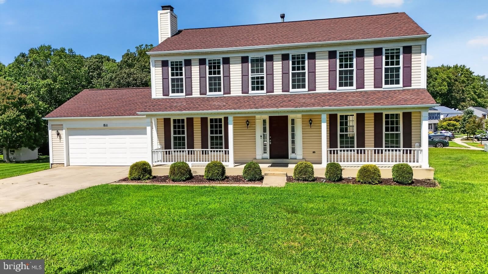 811 Chatsworth Drive – photo 1 of 32