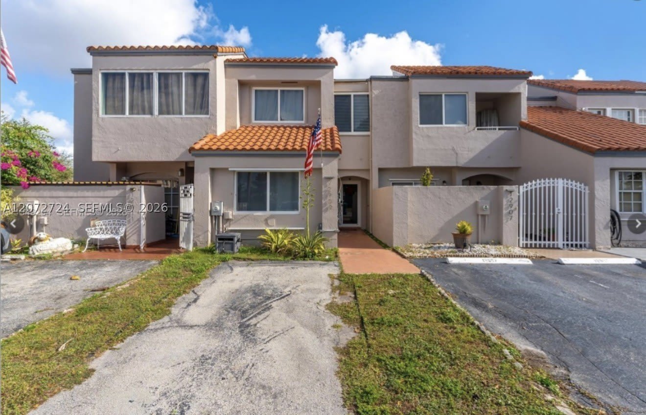 12909 SW 64th Ln – photo 1