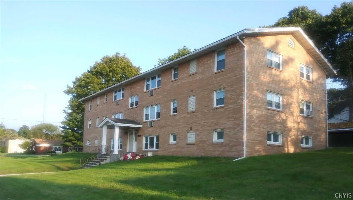 101 Milford Drive E – photo 1 of 7