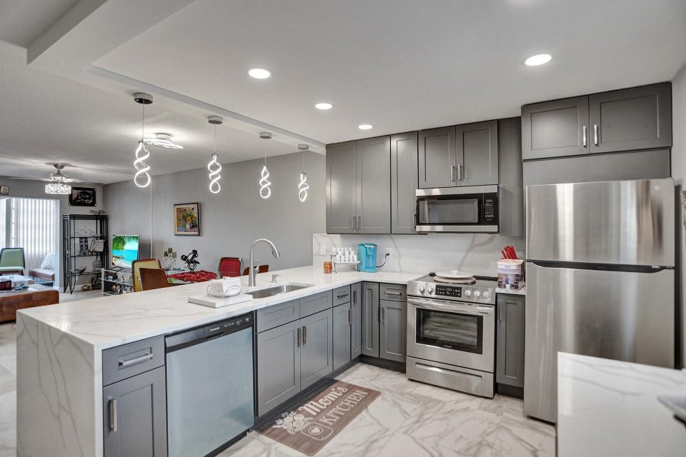 130 Northeast 26th Avenue – photo 1