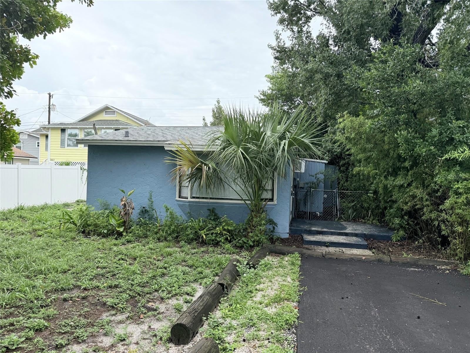 1661 27TH Avenue N – photo 1