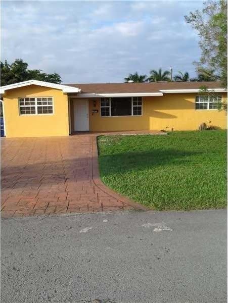8841 Nw 14Th Street – photo 1