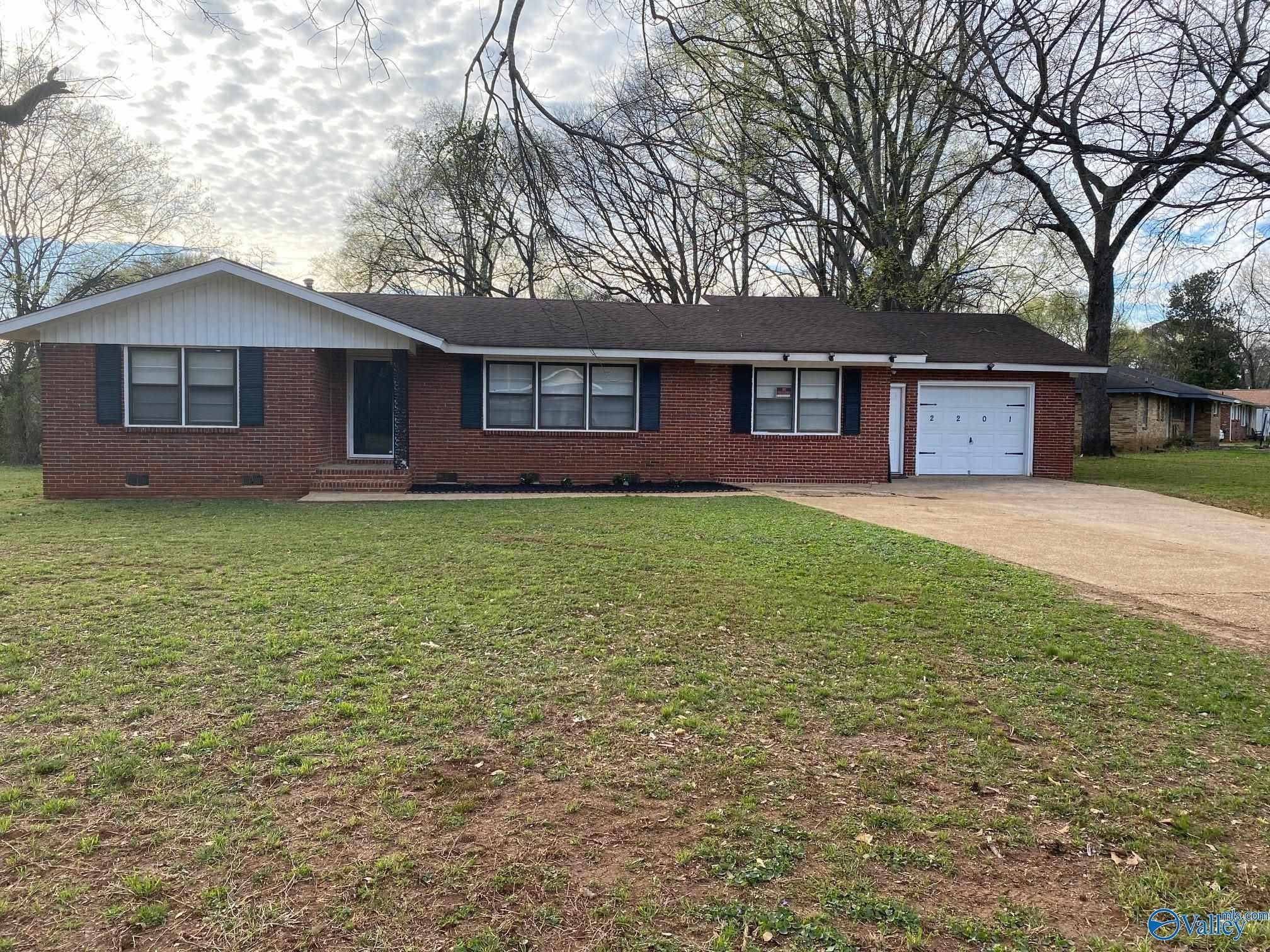 2201 Shady Lane – photo 1 of 19
