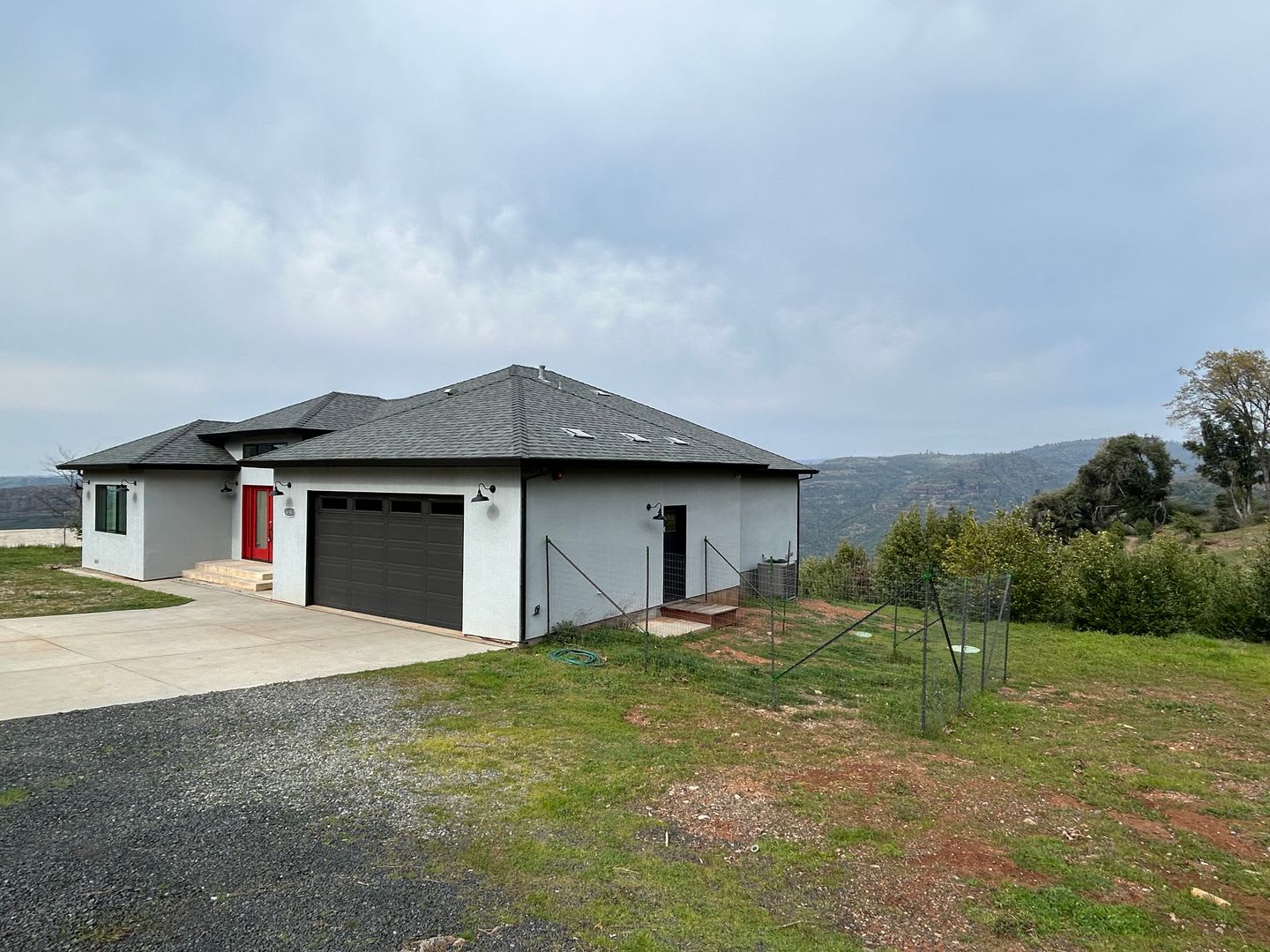 Breathtaking Paradise Retreat: Modern Home with Stunning Canyon Views and Next to Billie Park! – photo 1
