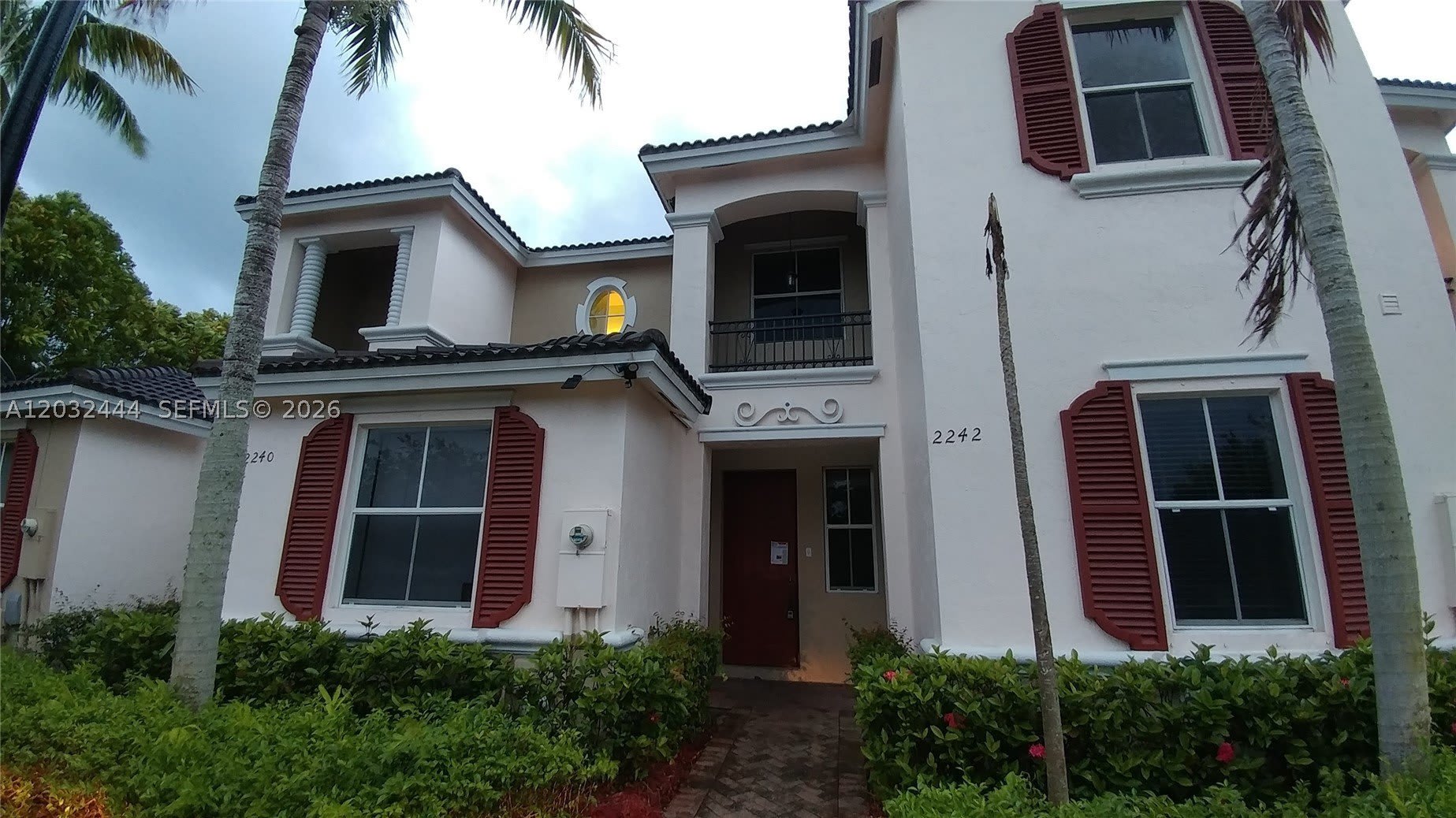 2242 NE 42nd Cir – photo 1