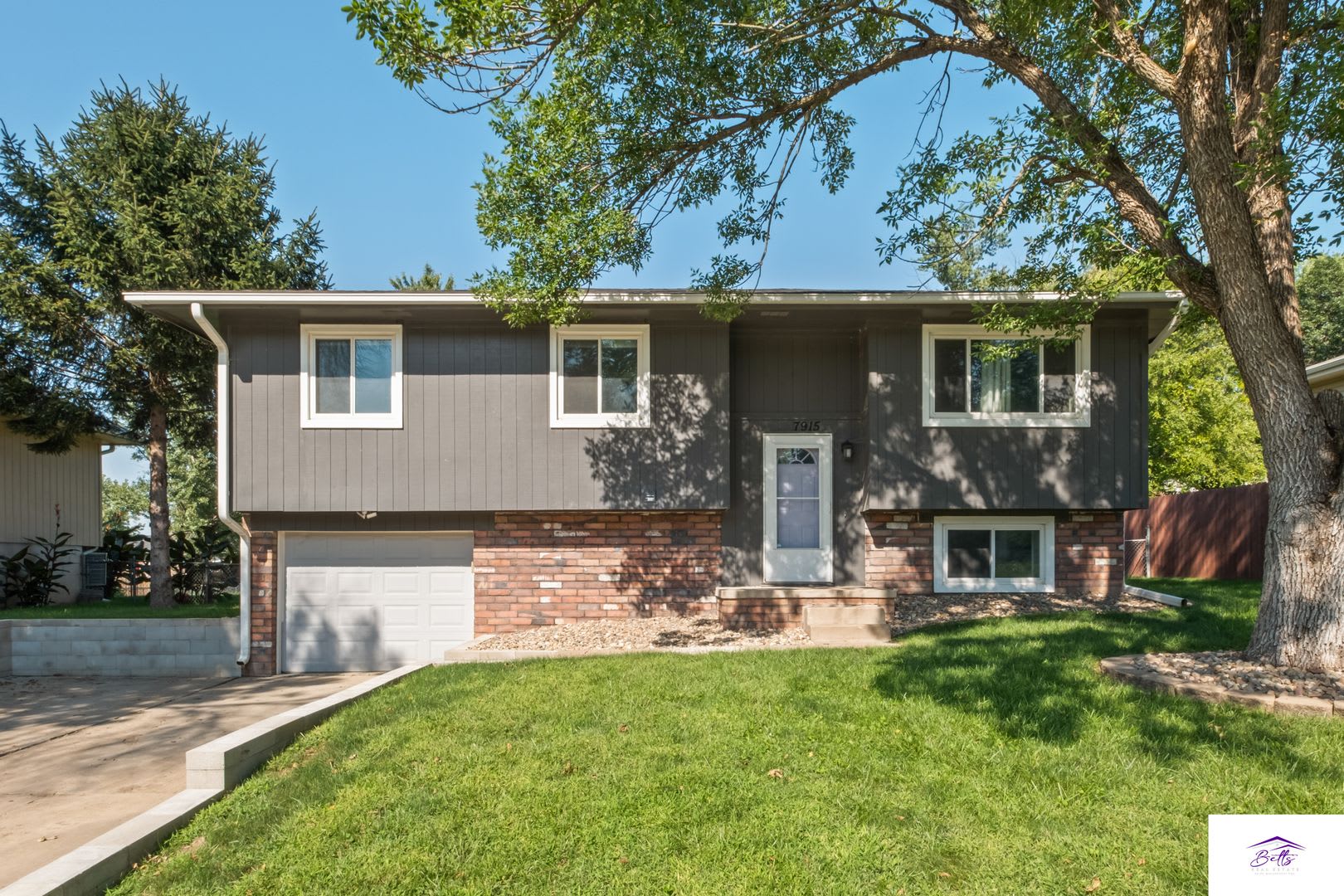 WELCOME HOME! – photo 1 of 21