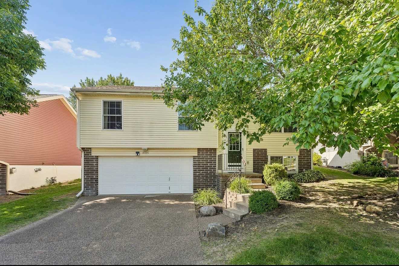17725 Chandler St – photo 1 of 16