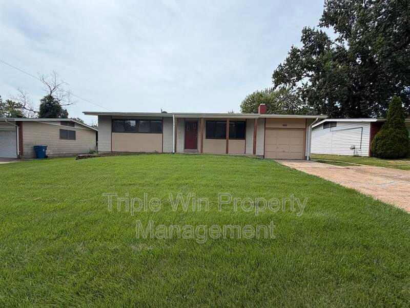 10319 Varnum Dr – photo 1 of 34