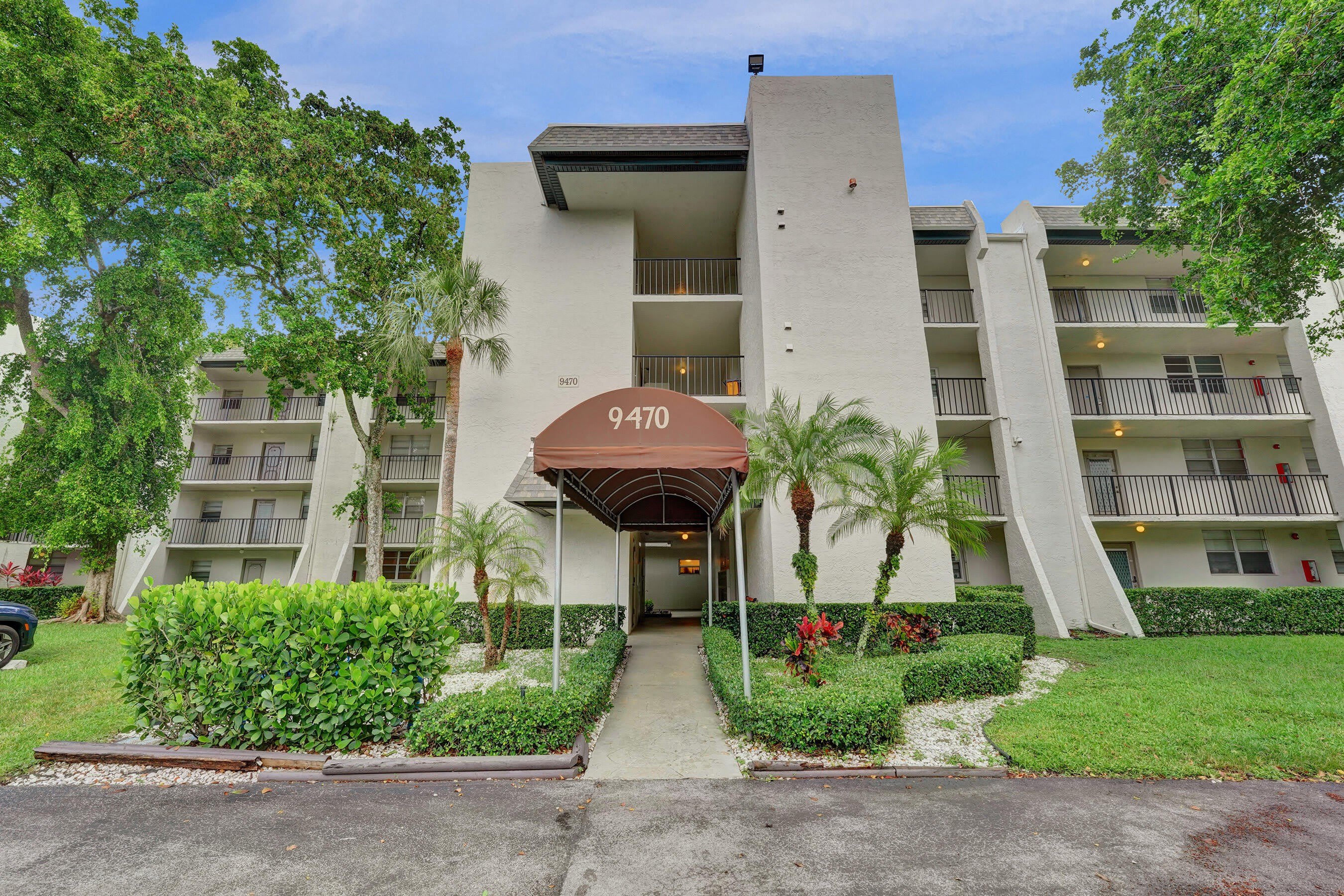 9470 Poinciana Place – photo 1